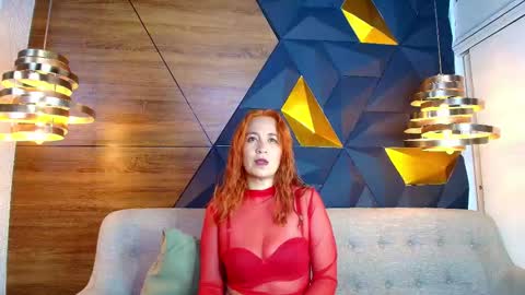 Snapshot of maxx_caprice chatting on 25, 11, 2025 gabby online show from 25, 11, 2025