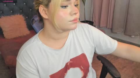 Snapshot of maxxxine_ chatting on 1, 2, 2025 Maxine Minx online show from 1, 2, 2025