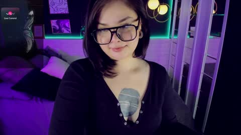 Woman online show from 7, 1, 2025