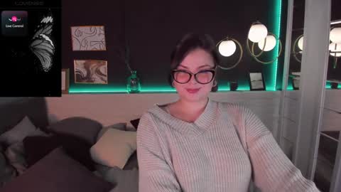 Woman online show from 3, 2, 2025