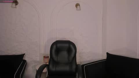 Snapshot of mayamoretti chatting on 14, 12, 2025 Maya online show from 14, 12, 2025