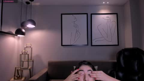 Snapshot of mayamoretti chatting on 18, 12, 2025 Maya online show from 18, 12, 2025