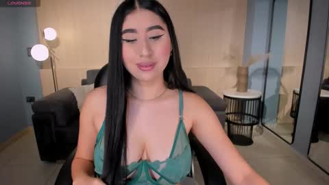 Snapshot of mayamoretti chatting on 19, 1, 2026 Maya online show from 19, 1, 2026