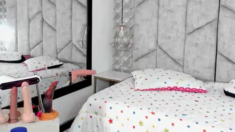 Nicolle Ruselle   Hello my lovely  schedule for great fun from  630 am and end 800 pm Colombian time I wait for you online show from 6, 11, 2025