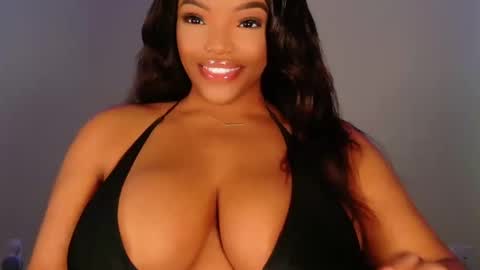 Snapshot of maybabi chatting on 2, 11, 2025 MayBabi online show from 2, 11, 2025