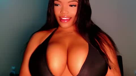 Snapshot of maybabi chatting on 5, 12, 2025 MayBabi online show from 5, 12, 2025