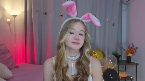 Snapshot of maybaybe chatting on 31, 10, 2025 Alice online show from 31, 10, 2025