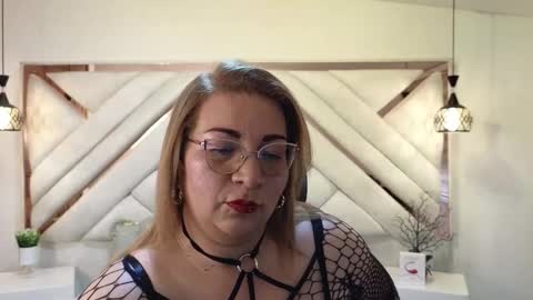 Mailyn online show from 17, 2, 2025