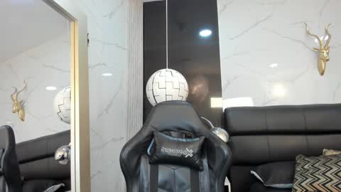 Snapshot of maylinsanchez chatting on 1, 2, 2025 Maylin online show from 1, 2, 2025
