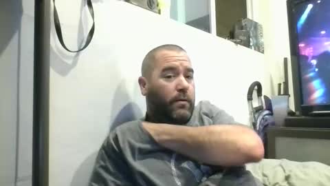 Snapshot of mayoramx chatting on 27, 3, 2026 Dad bod 43 online show from 27, 3, 2026