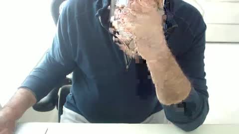 Snapshot of mbeastie chatting on 10, 1, 2025 Beastie online show from 10, 1, 2025