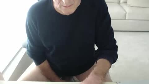 Snapshot of mbeastie chatting on 19, 1, 2025 Beastie online show from 19, 1, 2025