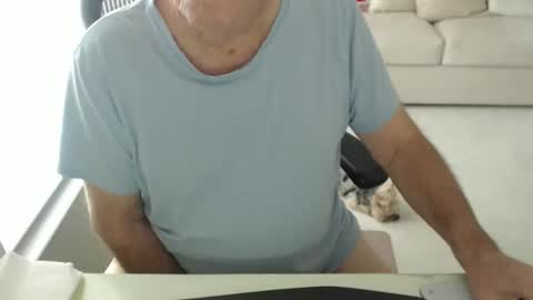 Snapshot of mbeastie chatting on 10, 11, 2025 Beastie online show from 10, 11, 2025