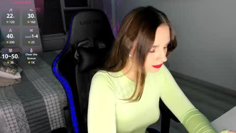 mcfly_11 online show from 8, 2, 2025