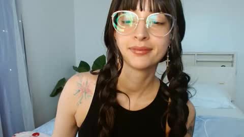 Mckayla online show from 13, 4, 2026