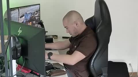 Snapshot of mdmix91 chatting on 3, 11, 2025 Chris online show from 3, 11, 2025