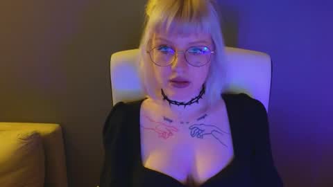 Snapshot of me1roze chatting on 10, 5, 2026 Roze online show from 10, 5, 2026