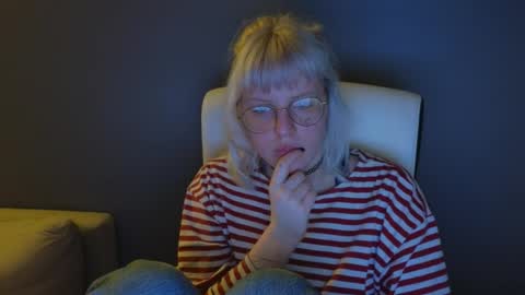 Snapshot of me1roze chatting on 15, 5, 2026 Roze online show from 15, 5, 2026