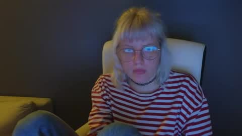 Snapshot of me1roze chatting on 15, 5, 2026 Roze online show from 15, 5, 2026