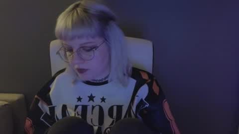 Snapshot of me1roze chatting on 13, 6, 2026 Roze online show from 13, 6, 2026