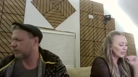 Snapshot of me2283 chatting on 6, 5, 2026 me2283 online show from 6, 5, 2026
