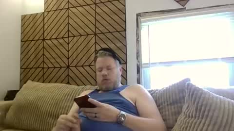 Snapshot of me2283 chatting on 11, 5, 2026 me2283 online show from 11, 5, 2026