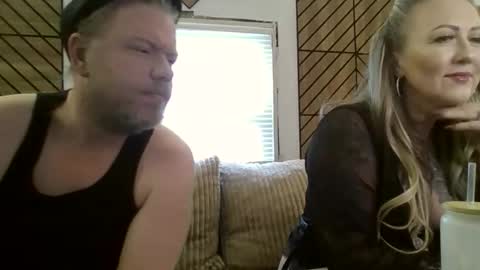 Snapshot of me2283 chatting on 13, 5, 2026 me2283 online show from 13, 5, 2026