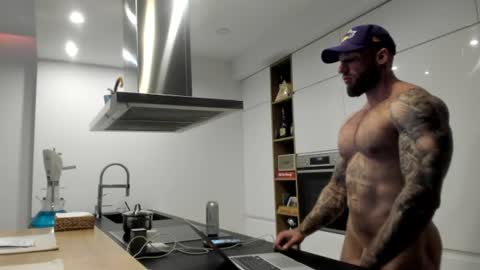 Snapshot of mealphamale chatting on 21, 7, 2026 Alpha Male online show from 21, 7, 2026