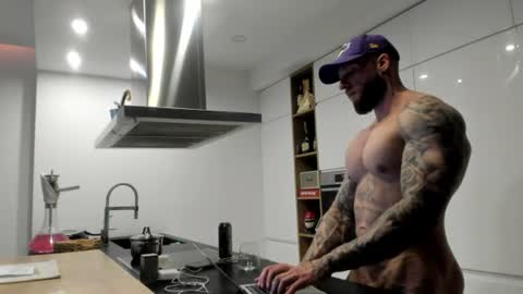 Snapshot of mealphamale chatting on 4, 8, 2026 Alpha Male online show from 4, 8, 2026