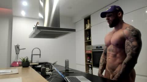 Snapshot of mealphamale chatting on 6, 8, 2026 Alpha Male online show from 6, 8, 2026