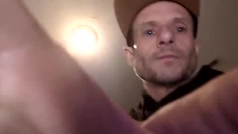 Snapshot of meanfinger chatting on 13, 3, 2026 Jizzy online show from 13, 3, 2026