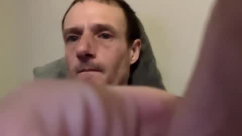 Snapshot of meanfinger chatting on 8, 4, 2026 Jizzy online show from 8, 4, 2026