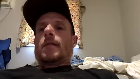 Snapshot of meanfinger chatting on 27, 5, 2026 Jizzy online show from 27, 5, 2026