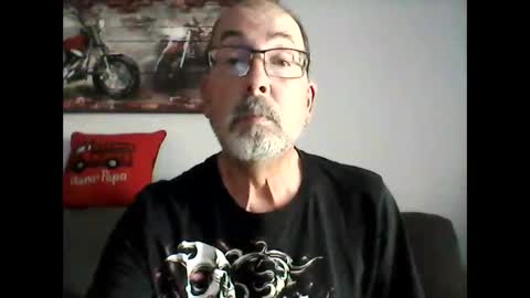 Snapshot of meathome3 chatting on 26, 5, 2026 me at home online show from 26, 5, 2026