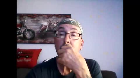 Snapshot of meathome3 chatting on 31, 5, 2026 me at home online show from 31, 5, 2026