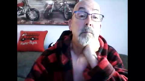 Snapshot of meathome3 chatting on 6, 6, 2026 me at home online show from 6, 6, 2026