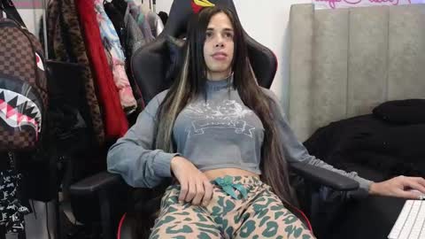 Snapshot of meclarityxxx chatting on 28, 12, 2024   online show from 28, 12, 2024