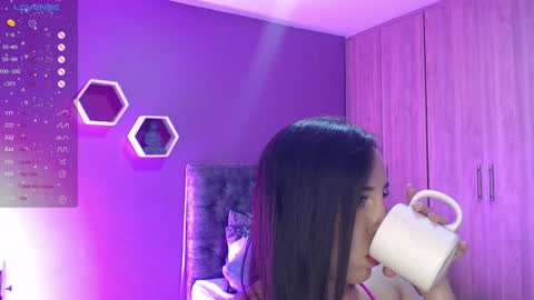 medelyn  Instagram mady evans13 online show from 7, 2, 2025