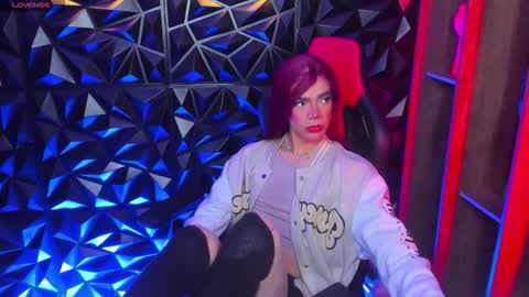 Medusa Ts online show from 9, 10, 2025