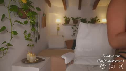 Snapshot of meegan1 chatting on 24, 3, 2026 Andrea online show from 24, 3, 2026