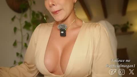 Snapshot of meegan1 chatting on 13, 4, 2026 Andrea online show from 13, 4, 2026