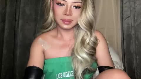 Snapshot of meetmehalfway888 chatting on 19, 11, 2025 GODDESS OF ALL GODDESSES online show from 19, 11, 2025