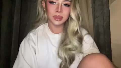 Snapshot of meetmehalfway888 chatting on 25, 11, 2025 GODDESS OF ALL GODDESSES online show from 25, 11, 2025