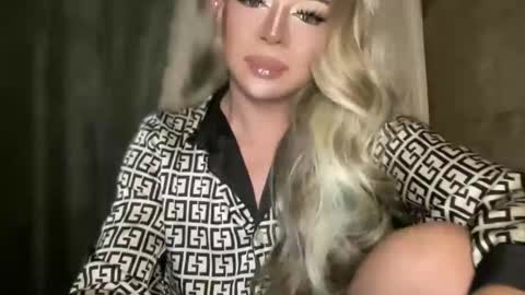 Snapshot of meetmehalfway888 chatting on 16, 12, 2025 GODDESS OF ALL GODDESSES online show from 16, 12, 2025