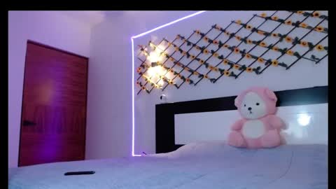 Snapshot of megam_manze00 chatting on 11, 11, 2025 megam manze00 online show from 11, 11, 2025