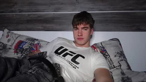 Snapshot of megamaxxxl chatting on 19, 12, 2024 Max online show from 19, 12, 2024