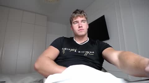 Snapshot of megamaxxxl chatting on 26, 9, 2025 Max online show from 26, 9, 2025