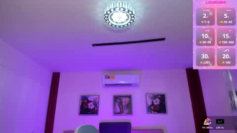 Snapshot of megan_bigboobs3 chatting on 7, 11, 2025 Megan online show from 7, 11, 2025