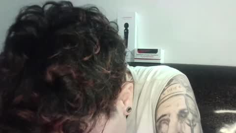 Megan and sophi online show from 18, 2, 2025