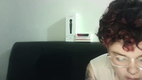 Megan and sophi online show from 18, 2, 2025